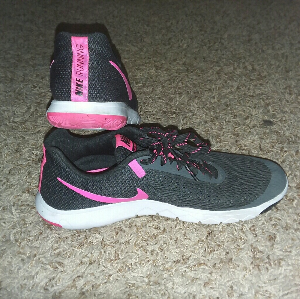 Girl's Nikes - Picture 3 of 4